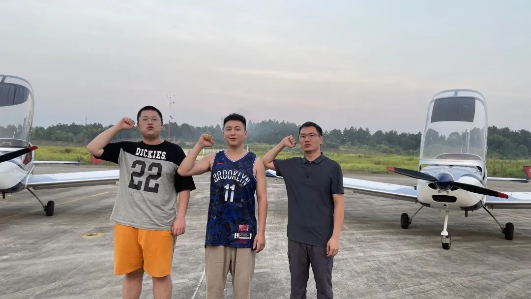 冲上云霄！湖南新宝GG通航学员成功单飞