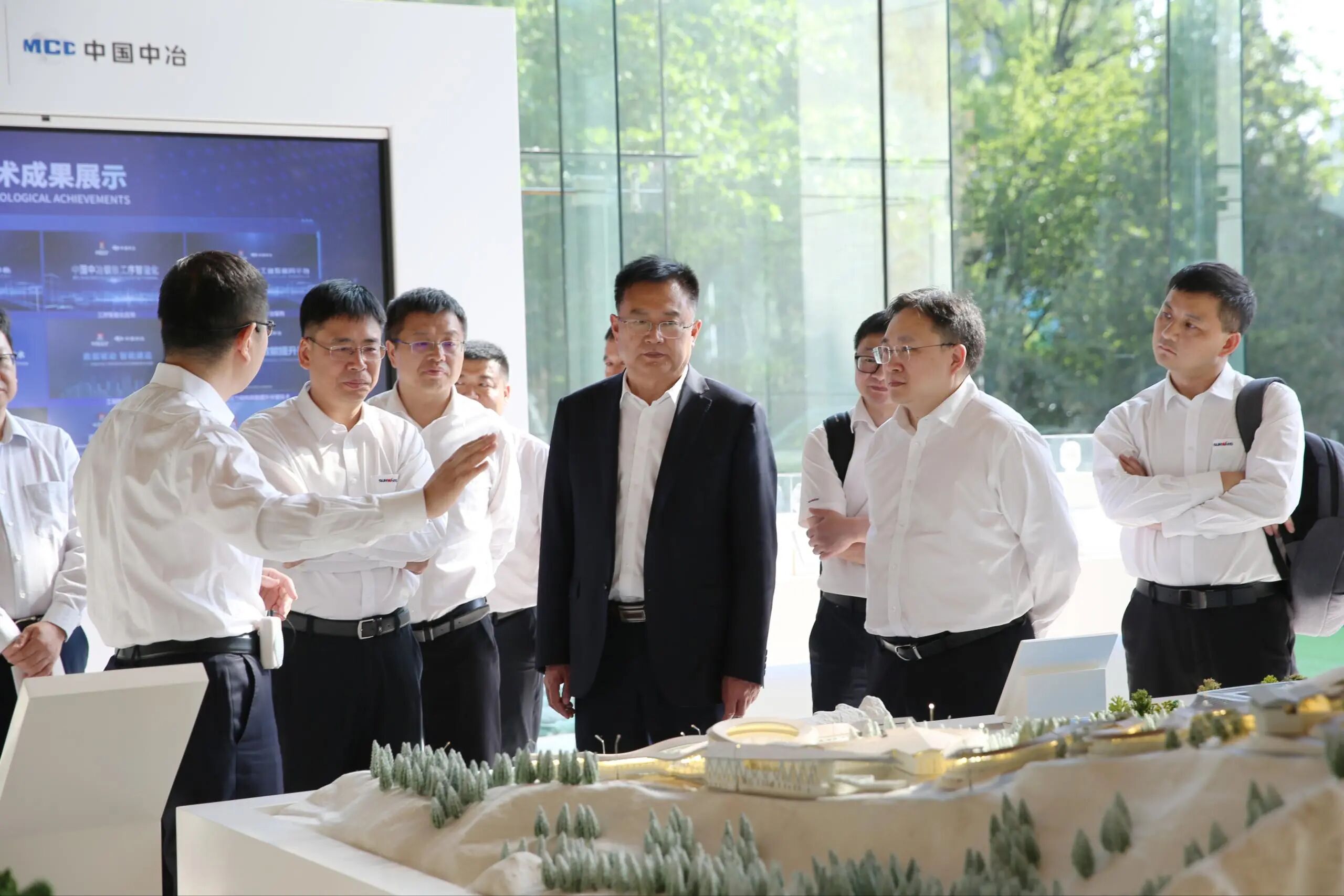 新宝GG智能党委书记、董事长付向东率队拜访中国中冶，推动构建合作共赢新标杆